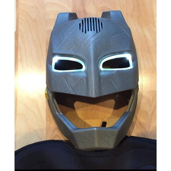 Batman Youth MD Costume with voice mask - Picture 2 of 3